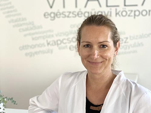 Dr. Voloncs Bernadett